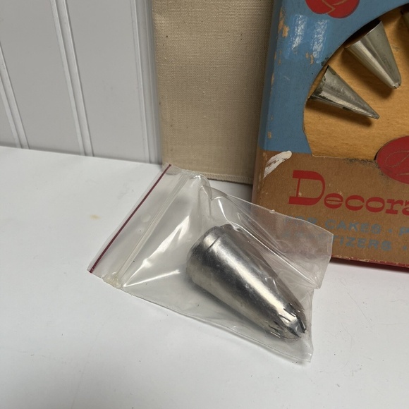 Vintage Ateco Decorating Set & Pastry Bags W/Extra Tips & Various Accessories - Picture 3 of 4